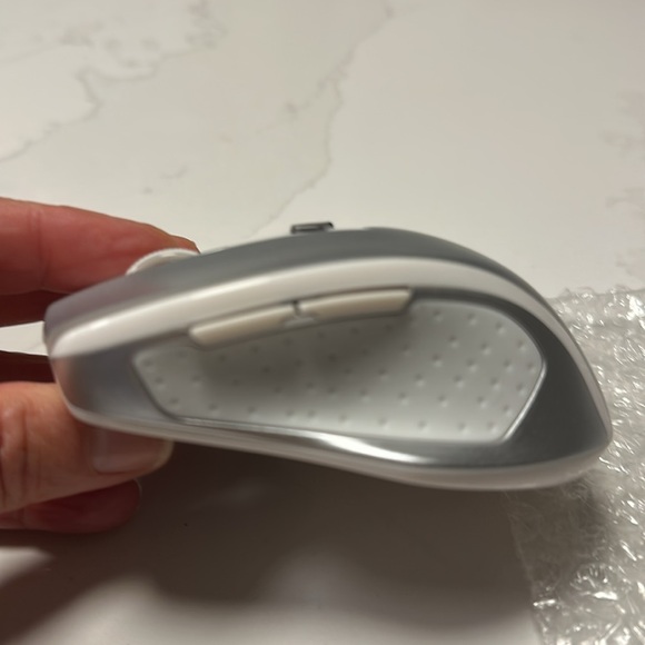 NWOT- VicTsing Wireless Silver-Gray and White Portable Mouse with USB Receiver - Picture 11 of 13